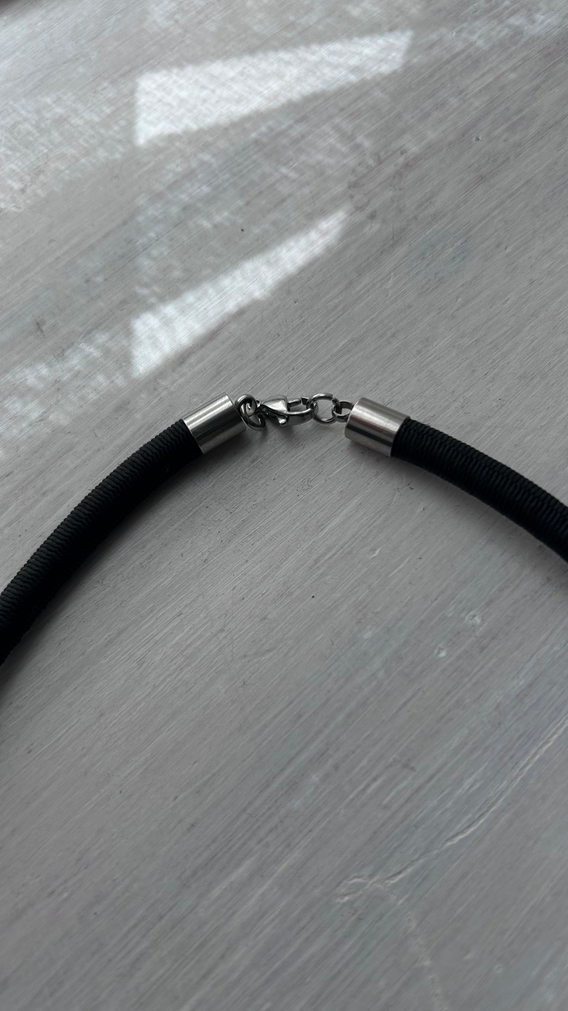 Chunky Modern Choker in Black
