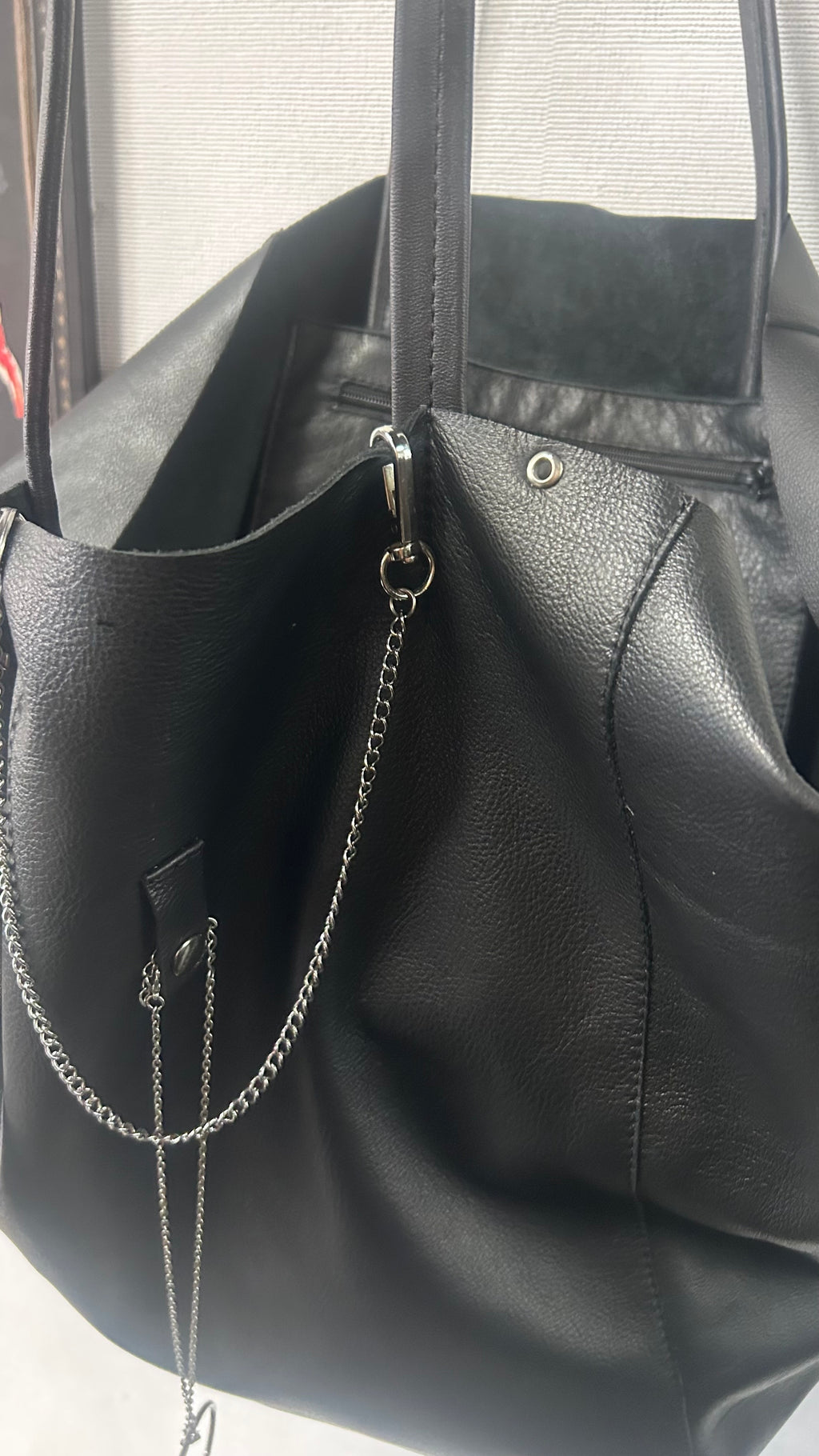 Y2K Style Black Leather Shoulder Bag with Chains