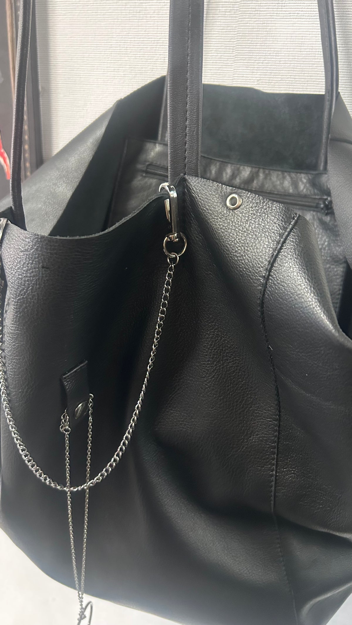 Y2K Style Black Leather Shoulder Bag with Chains